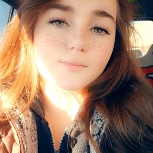 Meet your Posher, Chloe